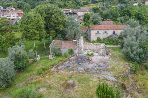 Alpendre, Palheiro, Moinho e Terreno de Cultivo em Asnela  - Cabeceiras de Basto