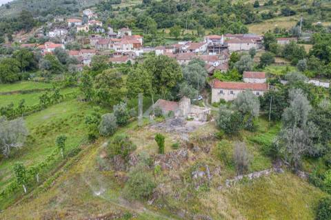 Alpendre, Palheiro, Moinho e Terreno de Cultivo em Asnela  - Cabeceiras de Basto