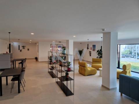 Vende T0 com Terraço em Paranhos| Asprela