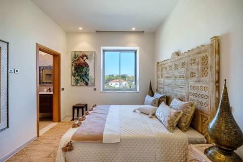 Moradia de Luxo à Beira-Mar com Vista Panorâmica e Acesso Direto à Praia – Lagos, Algarve