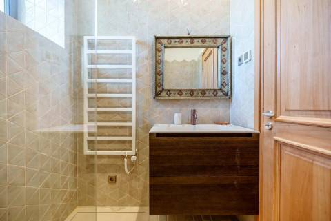 Moradia de Luxo à Beira-Mar com Vista Panorâmica e Acesso Direto à Praia – Lagos, Algarve