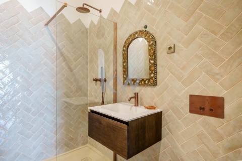 Moradia de Luxo à Beira-Mar com Vista Panorâmica e Acesso Direto à Praia – Lagos, Algarve