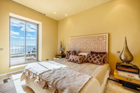 Moradia de Luxo à Beira-Mar com Vista Panorâmica e Acesso Direto à Praia – Lagos, Algarve