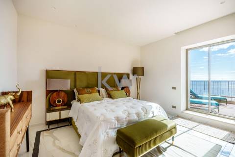 Moradia de Luxo à Beira-Mar com Vista Panorâmica e Acesso Direto à Praia – Lagos, Algarve