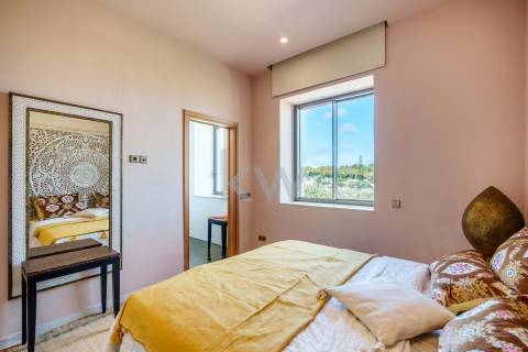 Moradia de Luxo à Beira-Mar com Vista Panorâmica e Acesso Direto à Praia – Lagos, Algarve