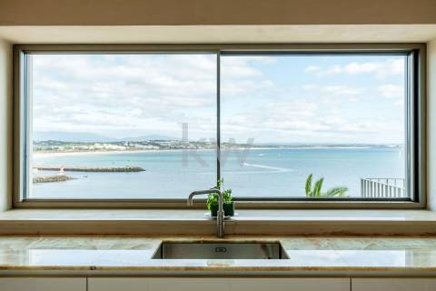 Moradia de Luxo à Beira-Mar com Vista Panorâmica e Acesso Direto à Praia – Lagos, Algarve