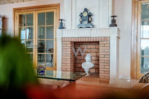 Moradia de Luxo à Beira-Mar com Vista Panorâmica e Acesso Direto à Praia – Lagos, Algarve