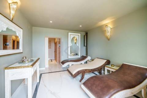 Moradia de Luxo à Beira-Mar com Vista Panorâmica e Acesso Direto à Praia – Lagos, Algarve