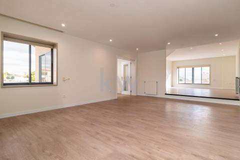 Apartamento T3 Duplex Renovado em Canidelo  Vila Nova de Gaia