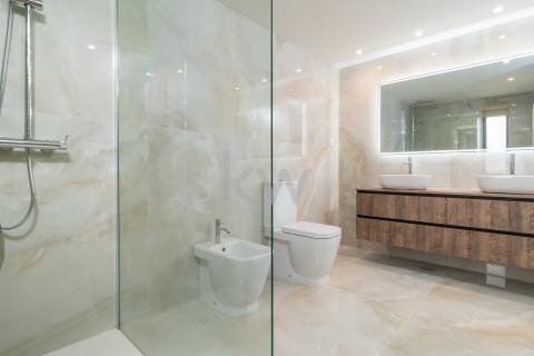 Apartamento T3 Duplex Renovado em Canidelo  Vila Nova de Gaia