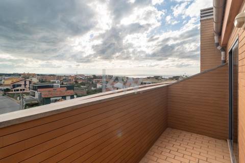 Apartamento T3 Duplex Renovado em Canidelo  Vila Nova de Gaia