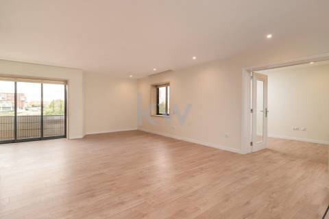 Apartamento T3 Duplex Renovado em Canidelo  Vila Nova de Gaia