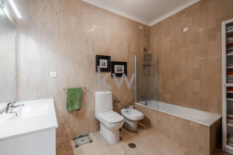 FANTASTICO APARTAMENTO T4+1 NO CENTRO DO PORTO