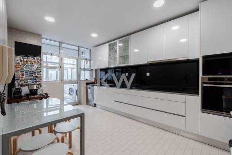 FANTASTICO APARTAMENTO T4+1 NO CENTRO DO PORTO