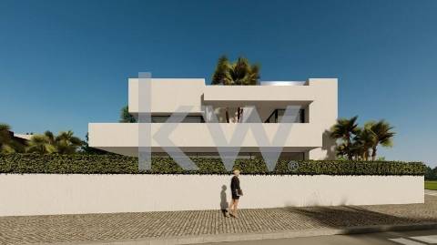 Terreno para construção de moradia, em projeto, com vistas deslumbrantes para as salinas de quelfes