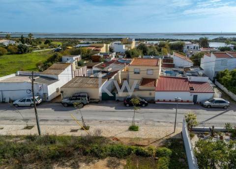 Terreno para construção de moradia, em projeto, com vistas deslumbrantes para as salinas de quelfes