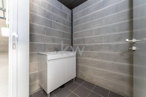 Armazém para Arrendamento - Rio de Galinhas, Marco de Canaveses