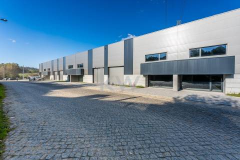 Armazém para Arrendamento - Rio de Galinhas, Marco de Canaveses