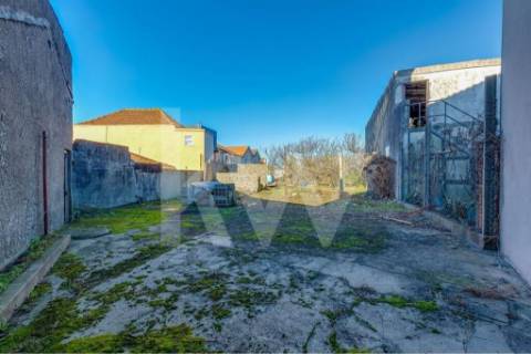 Prédio Térreo com possibilidade de reabilitação ao nível do RC