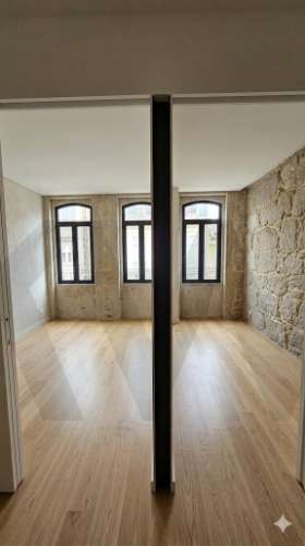 T1+1 Duplex  🏛️ Exclusividade e Eficiência Fiscal no Coração do Porto