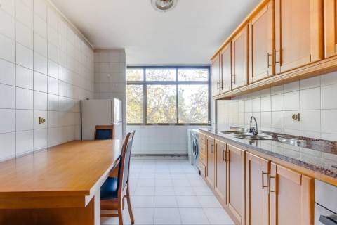 Apartamento T1 de 73m² - Avenida Fernão Magalhães, Paranhos (Areosa), Polo universitário S.João.