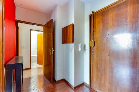 Apartamento T1 de 73m² - Avenida Fernão Magalhães, Paranhos (Areosa), Polo universitário S.João.