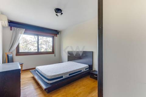 Apartamento T1 de 73m² - Avenida Fernão Magalhães, Paranhos (Areosa), Polo universitário S.João.