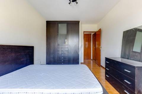 Apartamento T1 de 73m² - Avenida Fernão Magalhães, Paranhos (Areosa), Polo universitário S.João.