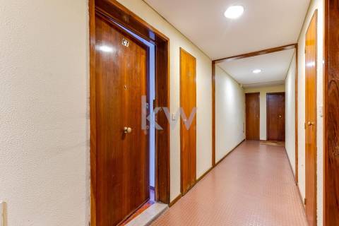 Apartamento T1 de 73m² - Avenida Fernão Magalhães, Paranhos (Areosa), Polo universitário S.João.