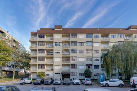 Apartamento T1 de 73m² - Avenida Fernão Magalhães, Paranhos (Areosa), Polo universitário S.João.