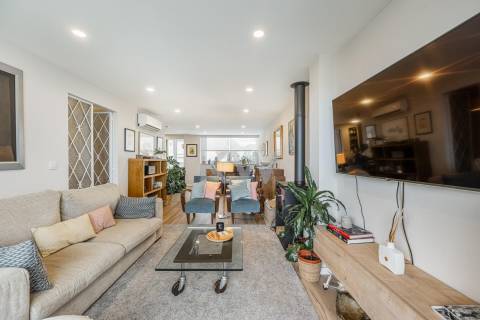 Prédio T9 com jardim, garagem e anexo na Rua das Antas no Porto