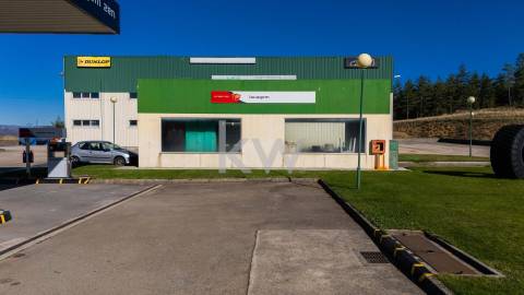 Estação de Serviço, Loja, Pavilhão e Rampa de Lavagem em Salto - Montalegre