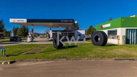 Estação de Serviço, Loja, Pavilhão e Rampa de Lavagem em Salto - Montalegre