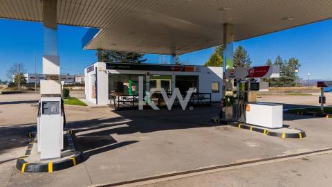 Estação de Serviço, Loja, Pavilhão e Rampa de Lavagem em Salto - Montalegre