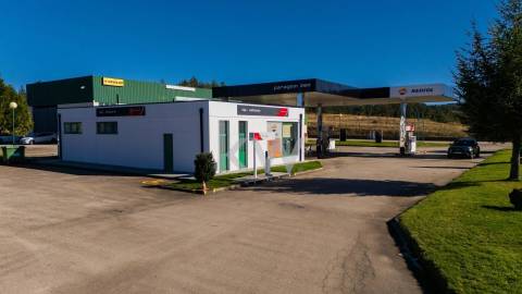 Estação de Serviço, Loja, Pavilhão e Rampa de Lavagem em Salto - Montalegre