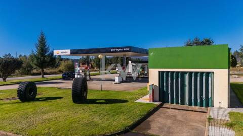 Estação de Serviço, Loja, Pavilhão e Rampa de Lavagem em Salto - Montalegre