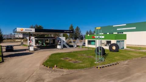 Estação de Serviço, Loja, Pavilhão e Rampa de Lavagem em Salto - Montalegre