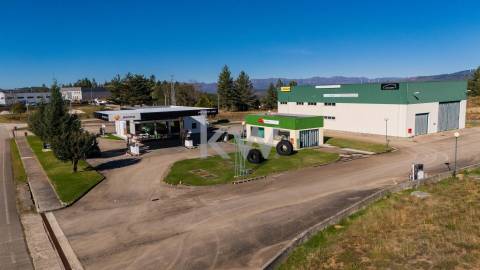 Estação de Serviço, Loja, Pavilhão e Rampa de Lavagem em Salto - Montalegre
