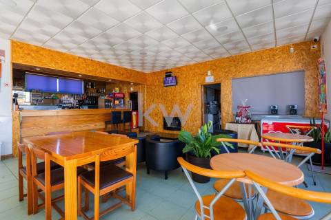 Estação de Serviço, Loja, Pavilhão e Rampa de Lavagem em Salto - Montalegre