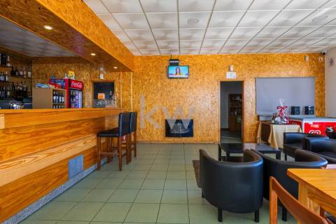 Estação de Serviço, Loja, Pavilhão e Rampa de Lavagem em Salto - Montalegre