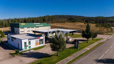 Estação de Serviço, Loja, Pavilhão e Rampa de Lavagem em Salto - Montalegre