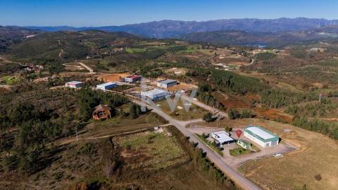 Estação de Serviço, Loja, Pavilhão e Rampa de Lavagem em Salto - Montalegre