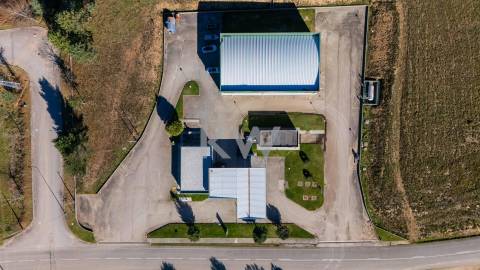 Estação de Serviço, Loja, Pavilhão e Rampa de Lavagem em Salto - Montalegre