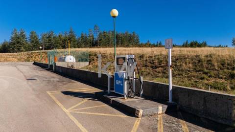 Estação de Serviço, Loja, Pavilhão e Rampa de Lavagem em Salto - Montalegre