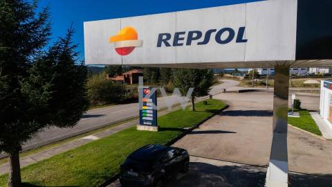 Estação de Serviço, Loja, Pavilhão e Rampa de Lavagem em Salto - Montalegre