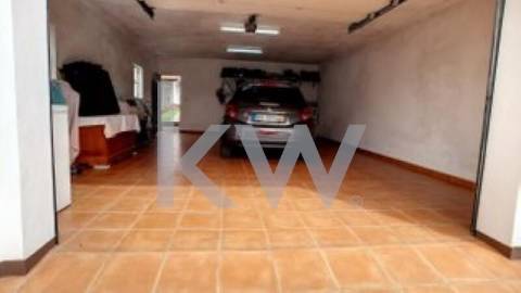 Moradia T4 Isolada Sobreira - Paredes para 1 ou 2 Familias com terreno com 980m2