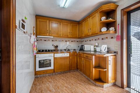 Moradia T4 Isolada Sobreira - Paredes para 1 ou 2 Familias com terreno com 980m2