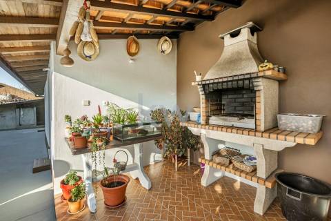 Moradia T4 Isolada Sobreira - Paredes para 1 ou 2 Familias com terreno com 980m2