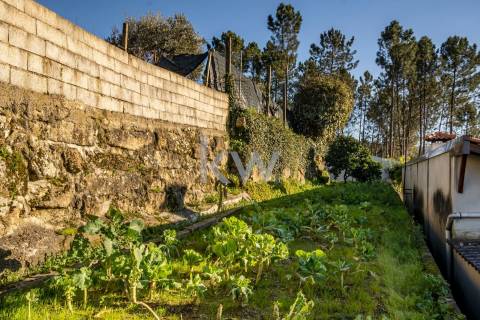 Moradia T4 Isolada Sobreira - Paredes para 1 ou 2 Familias com terreno com 980m2