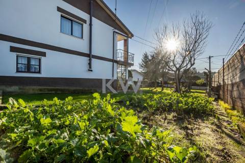 Moradia T4 Isolada Sobreira - Paredes para 1 ou 2 Familias com terreno com 980m2